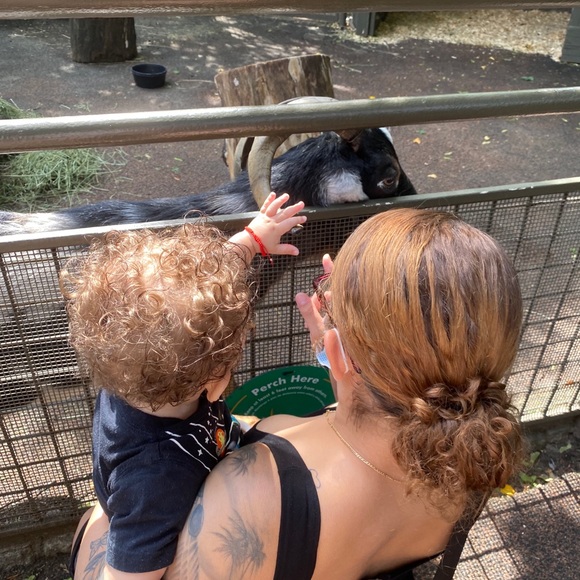 Hi everyone! I’m Kaina😊 - Picture 5 of 9